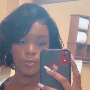 Meet your Posher, Tiara